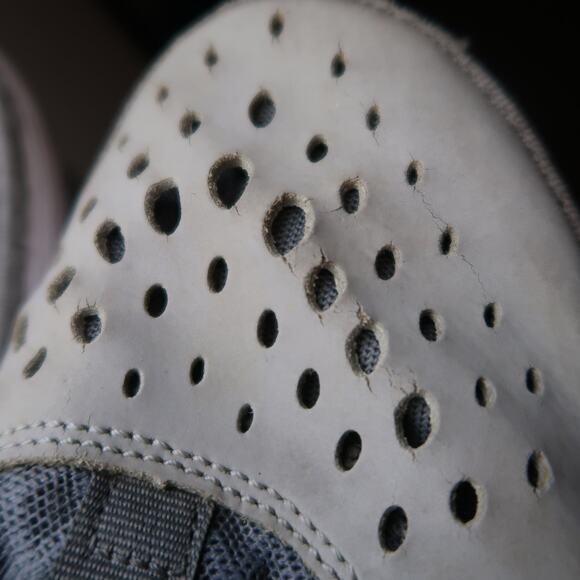 Athletic_Shoes